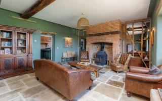 The Farmhouse at Nunwell - Historic 5-Bedroom Farmhouse on Private Estate with Fire Pit & Parkland - 9