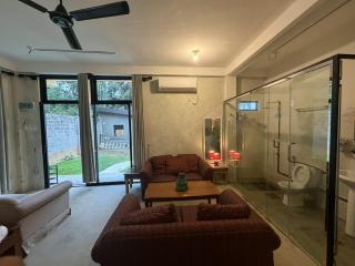 Villa Hanging Parrot - 0