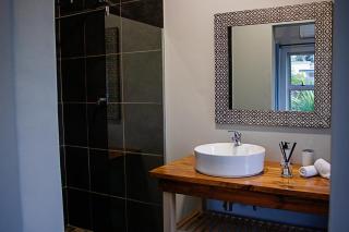 MegaBean Guest Rooms & Coffee Shop - 5
