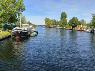 Houseboat Enjoy with 200m Private Garden on the Lake - 9
