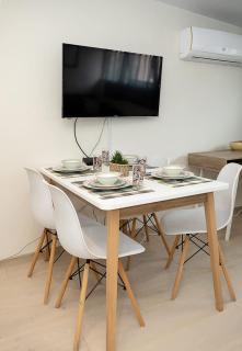 Cozy City Escape Near Sea Garden & Beach by Flat Manаger - 4