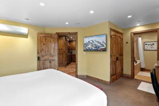 Royal Plaza at Deer Valley - One Bedroom Condo with Hot Tub #305 condo - 2