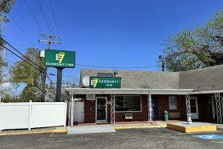 Economy 7 Inn Near Hampton University VA - 2