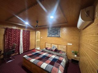 houseboat city of Kashmir - 6
