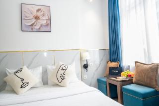 Serenity Hotel Near Tan Son Nhat Airport - 1