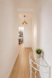 Bright & Comfortable City Retreat 20 min from Paris - 6