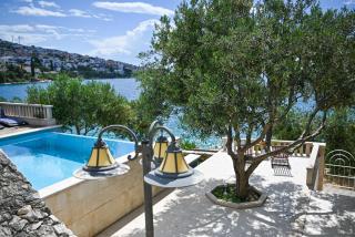 LUXURY VILLA CIOVO Sleeps 17, Infinity Pool, Seafront - 6