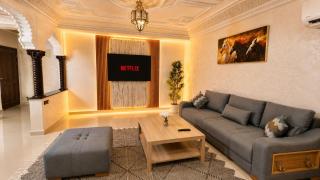 Luxury Marrakech Stay with private Jacuzzi & Terrace - Guèliz - 3
