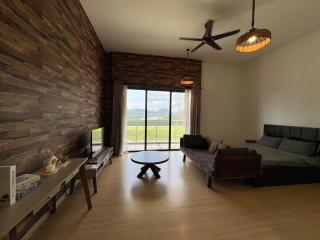 Premier Suite with Balcony Encorp Residence Alpha IVF - 0
