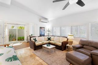 Stylish 1BR Apartment with AC Full Kitchen & WD - Just Steps to the Beach - 4