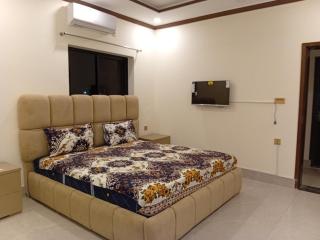 SI Family Hotel Johar Town Lahore - 3