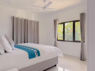 Cove Holiday Apartments - 3