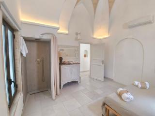 Heritage Double Suite - Sleep under authentic star-vaulted ceilings - 5