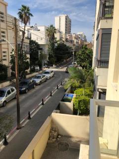 Central Tel Aviv Apartment with Balcony, Steps from Dizengoff & Gordon Beach - 0