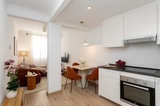 Comfy 1 BR Flat - Bright, Central & Calm - 9