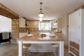K Suites - Granary Cottage - 9
