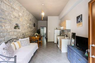 Beachfront Mani Luxury Stone Nest Steps from Sea - 4