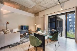 The Lineal 214 - Contemporary Sandton 1BR Balcony Pool & WiFi - 9