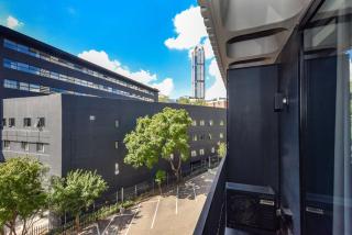 The Lineal 214 - Contemporary Sandton 1BR Balcony Pool & WiFi - 3