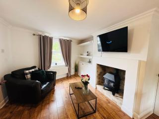 Woodman House - 7 Bedrooms - Sleeps 14 - 0