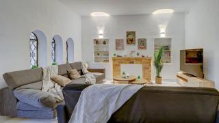 Stunning villa w Private pool TT table Sleeps 14 - 2