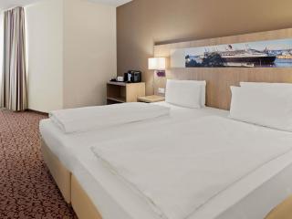 Mercure Hotel Hamburg am Volkspark - 1