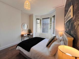 Spacious Victorian 5Bedroom 5Bathroom w Free Parking - 5