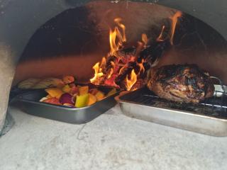Luxury Solar Home - Pool, Pizza Oven & Garden - Four Ways - 1
