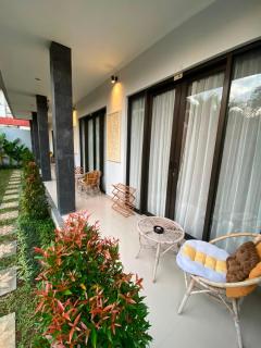 Queens Villa - 1
