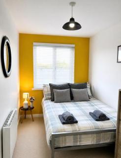 Central Bearwood Apartment - 3