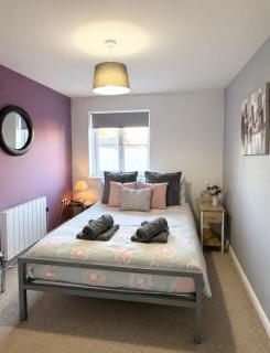 Central Bearwood Apartment - 8