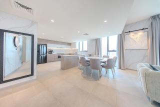 Spacious 3BR Apt - Maid Room in Aljada - Pool - Gym - 6