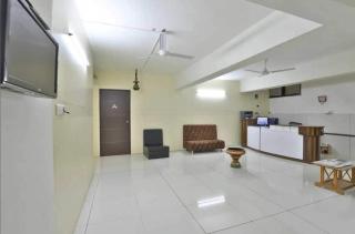Collection O Prahlad Nagar Road Formerly Hotel Aura Inn - 3