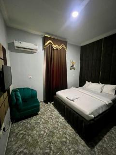 Platinum Apartelle Service Apartment - 4