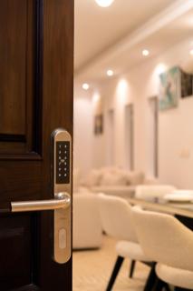 Pearl 2BDRM Apt in Des Rois, AUC, New Cairo - 5