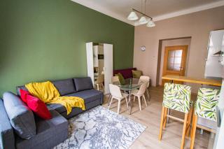 Colorful 2BDR Family Apartment - 1