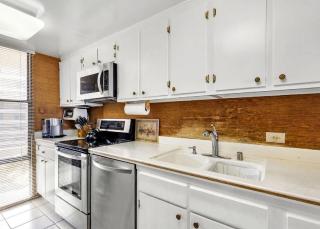 Three Bedroom Residence with Panoramic Water Views - 3