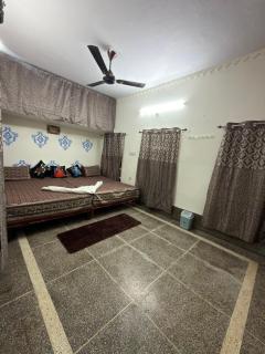 Welcome to Royal Marwadi stay - 1
