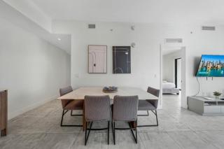 Modern Brickell Escape with High-Rise View Pool & Gym - 6