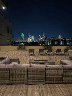Luxury Modern King Bed Heart Of Downtown Dallas - 3