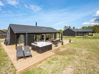 Holiday Home Junis - 900m from the sea by Interhome - 5