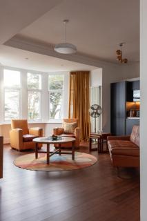 Apartment Elton John & Friends by Interhome - 5