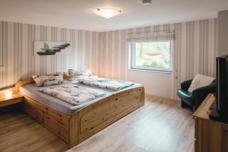 WEINQUARTIER Kalter Hügel 70 qm Garten Lagerfeuer Pool Terrasse Parkplatz - 1