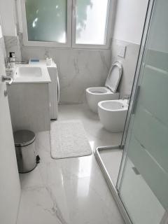Spacious 3BR Retreat 15 min to Milan and Metro - 1