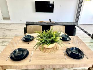 104 Gym-Complex 2 Bedroom, 2 Balconies in Universal - 4