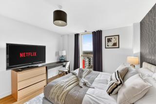 3-Bedroom Apartment @ The Vizion • Beautiful Views • Communal Garden • Free Parking • Yoko Property - 8