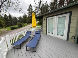 Lakeview 4BR Huge Deck Dog Friendly ADA - 2