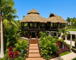 Luxury Beachfront Condo at Krystal Grand Resort - NEWLY REMODELED & NEWLY FURNISHED - 1