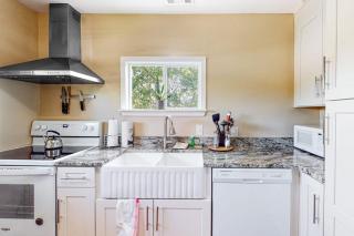 GG's Place - 2