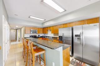 Coconut Grove 405 - 7